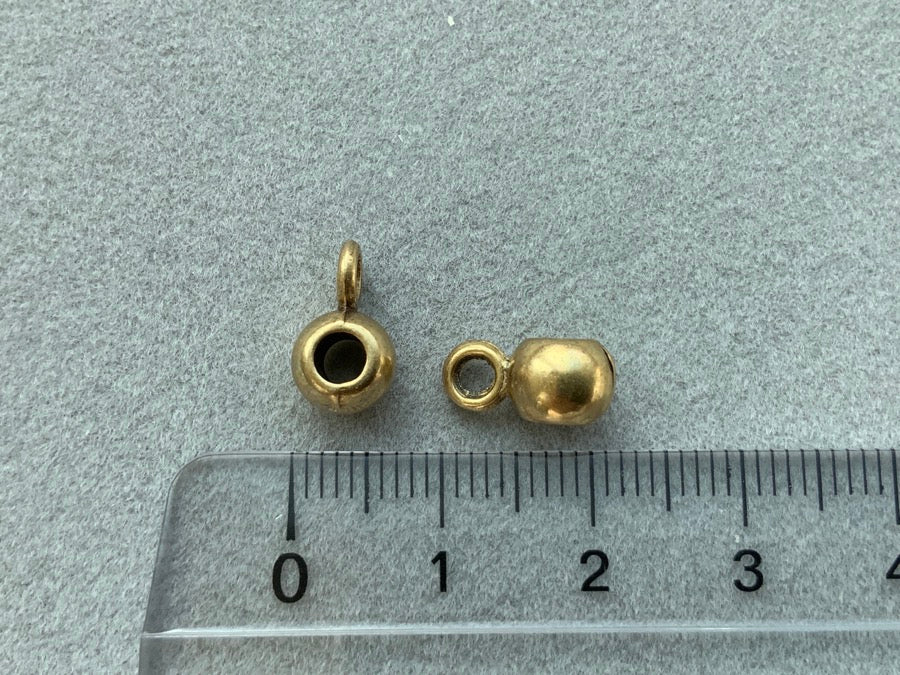 Perle en métal ronde 7 mm avec oeillet, laiton
