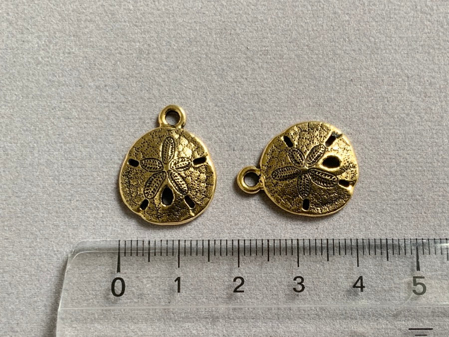 Pendentif en métal «Dollar de sable», couleur or