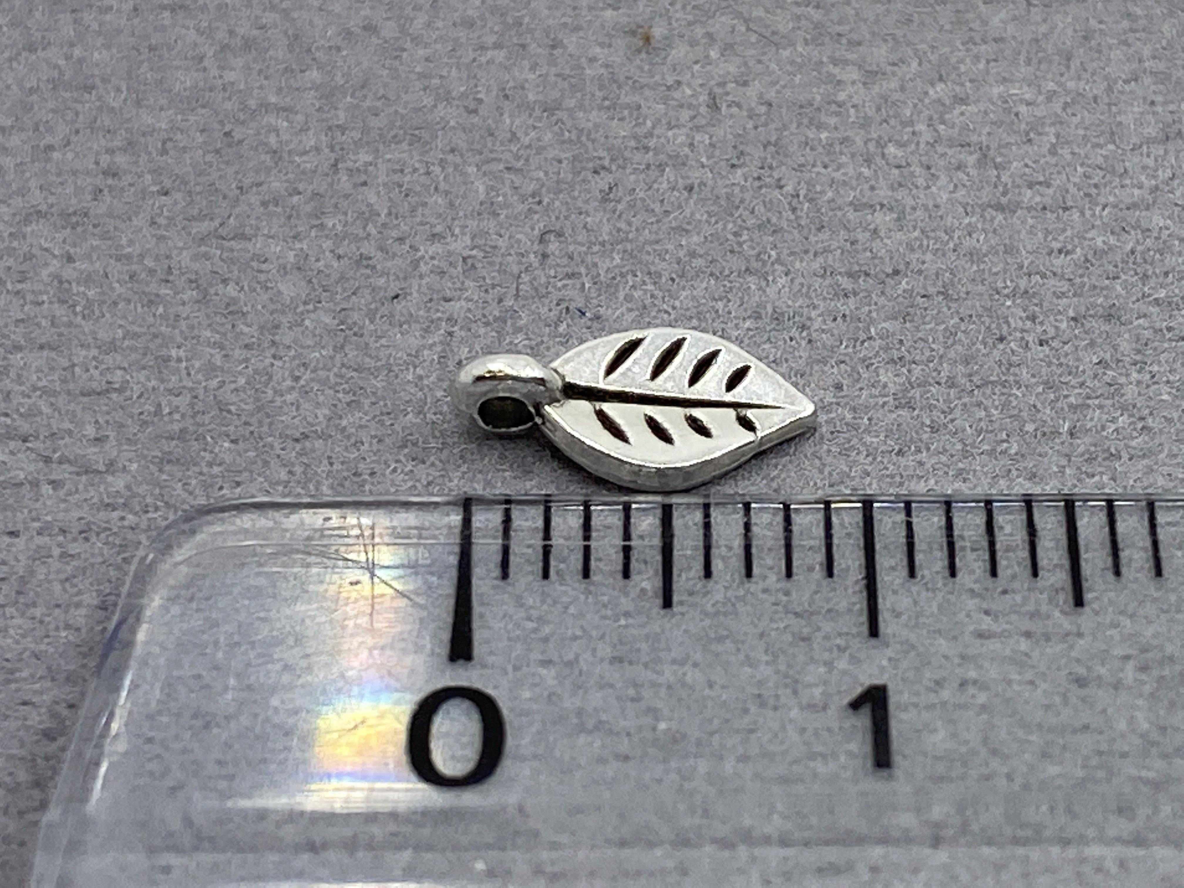 Anhänger Metall Blatt 9 mm, Farbe altsilber - bead&more