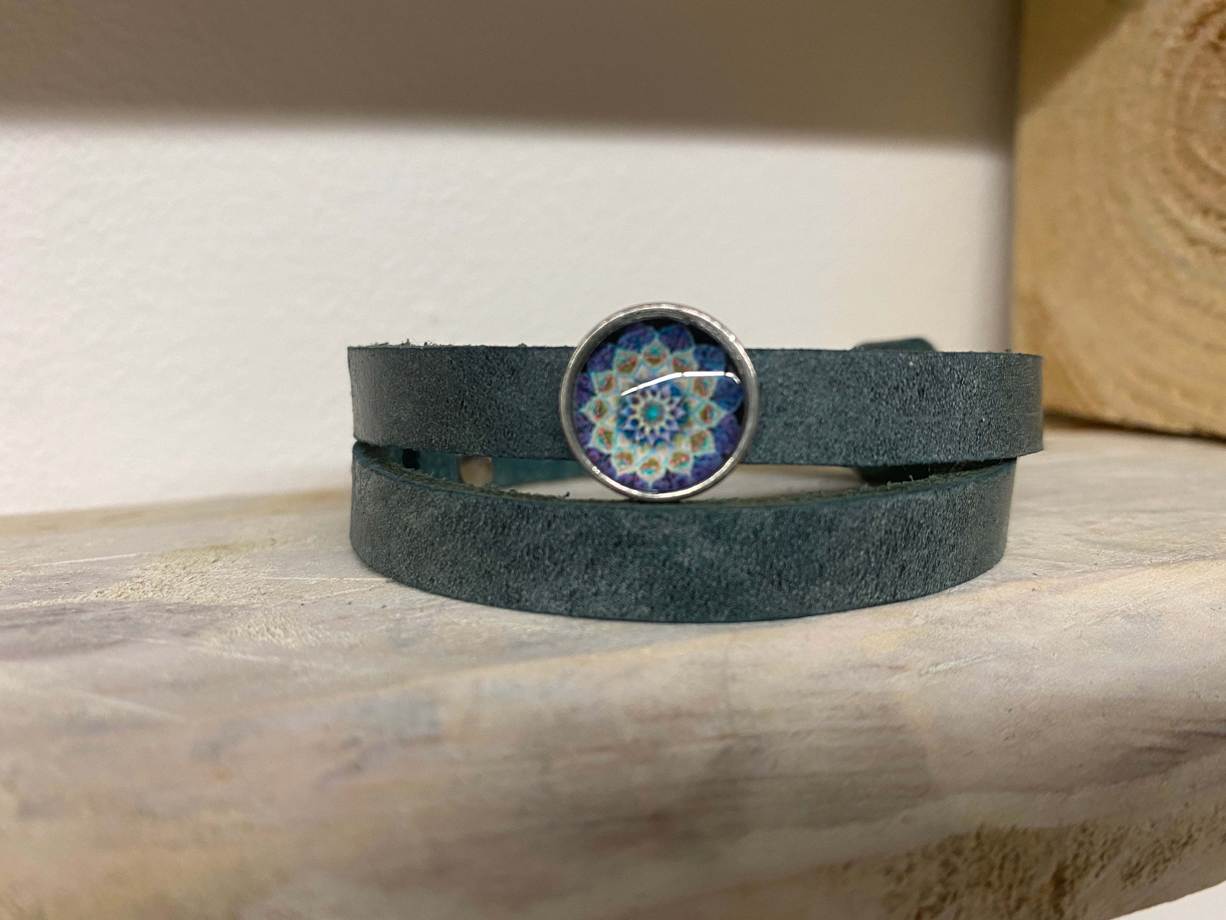 Bracelet en cuir double avec fermoir réglable