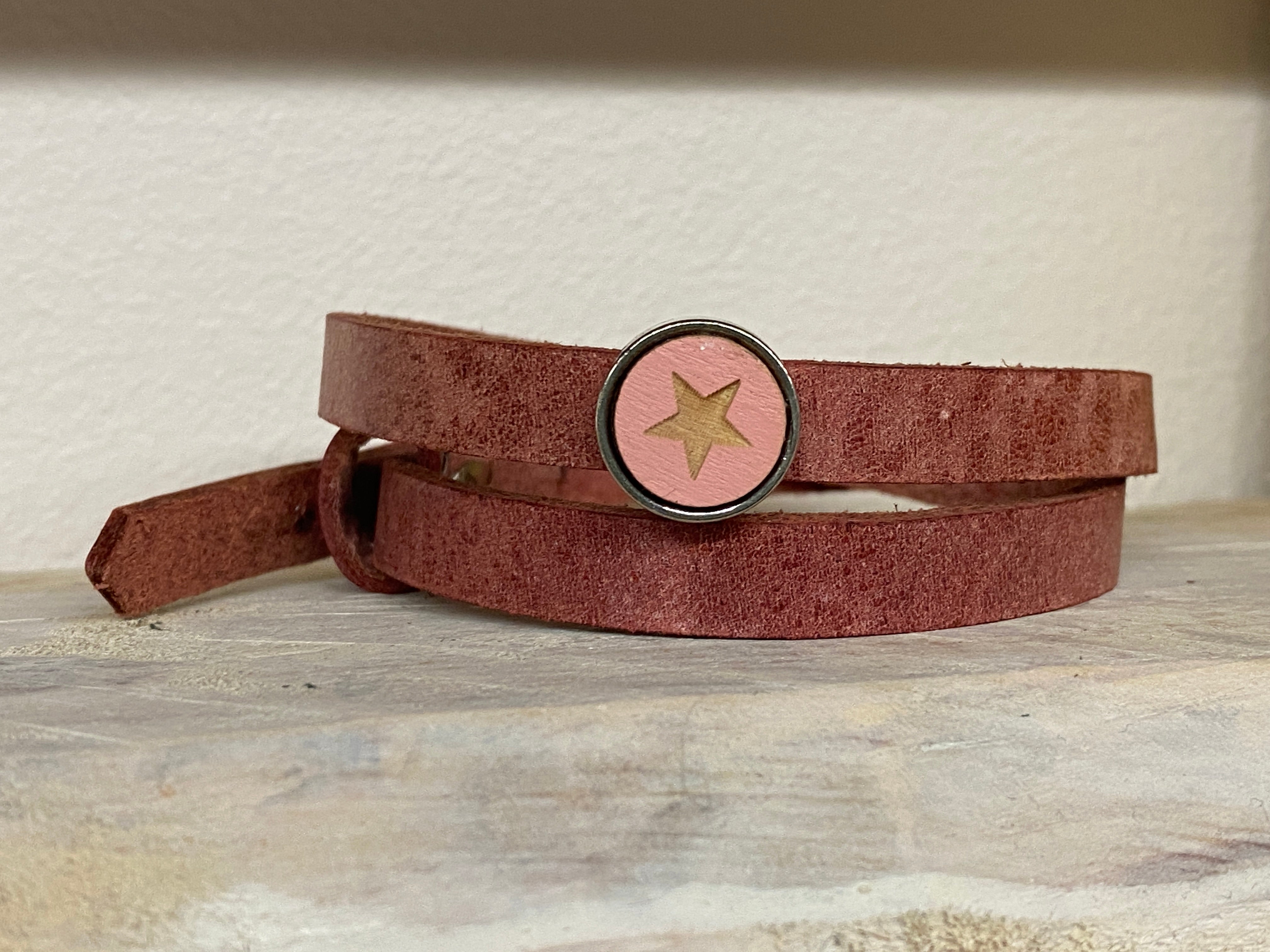 Bracelet en cuir double avec fermoir réglable