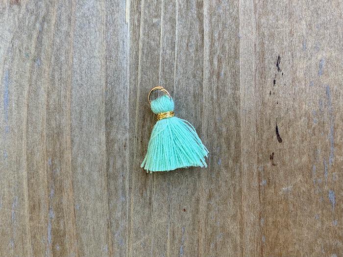 Quaste 1.5 cm, Farbe gold, seafoam - bead&more