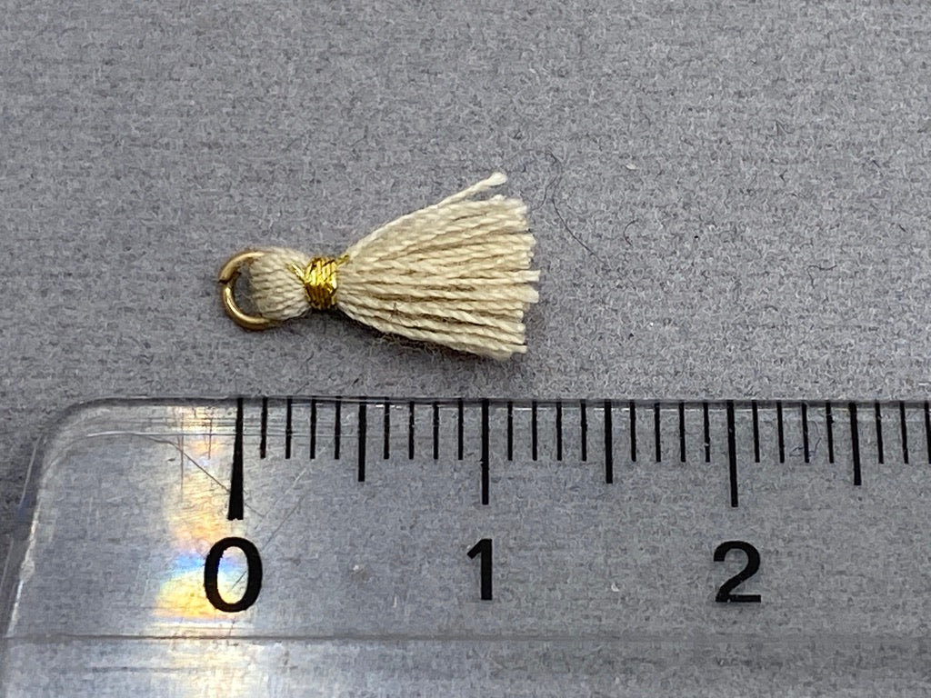 Anhänger Mini-Quaste 1 cm, Farbe gold, greige