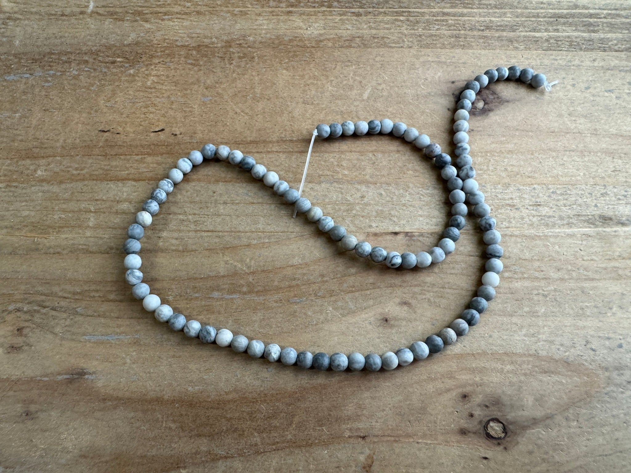 Perle di pietra naturale dolomite 4mm