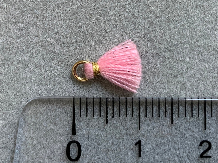 Ciondolo mini nappina 1 cm, colore oro, rosa