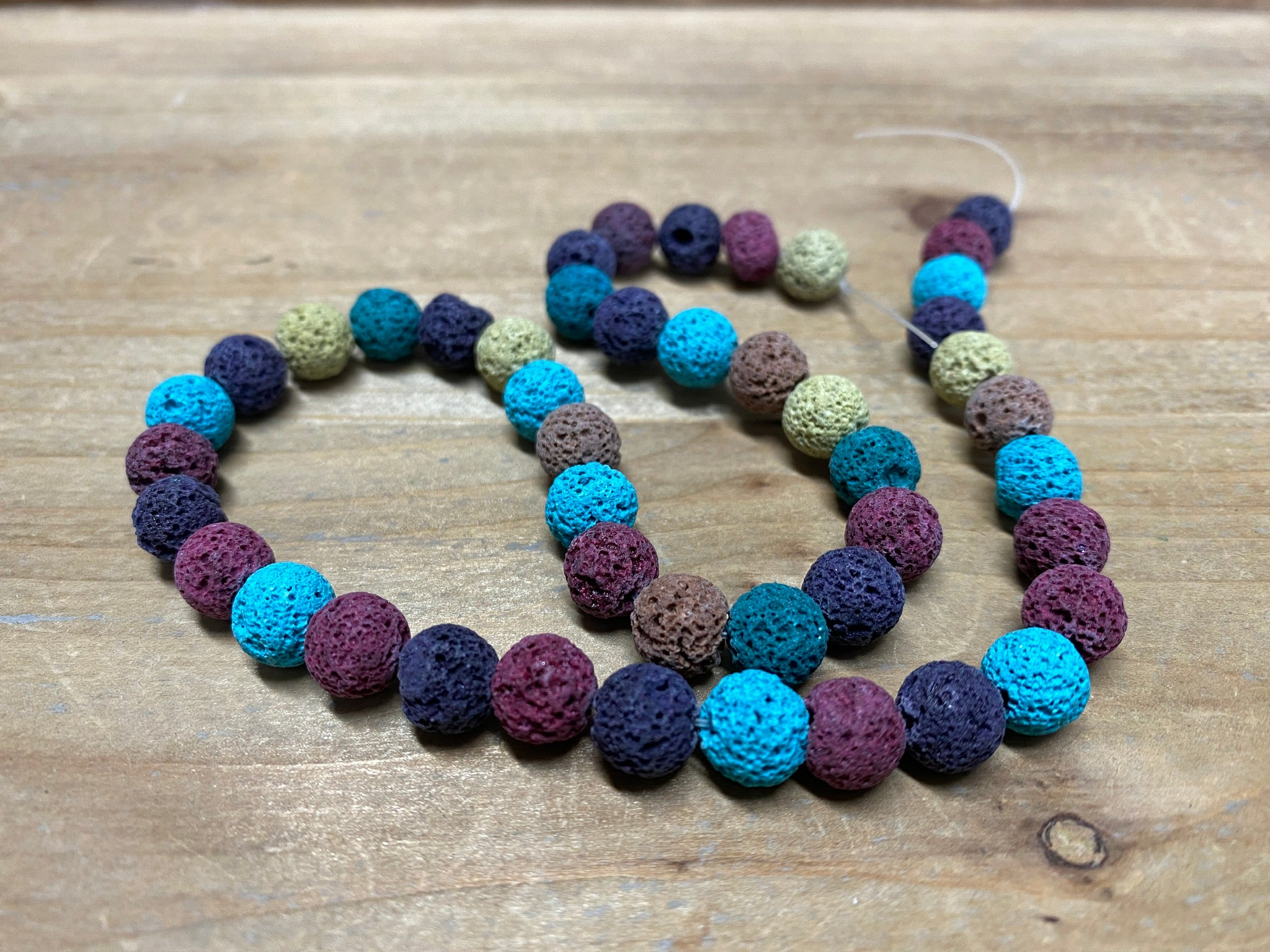 Perles de lave 8 mm - couleur violet pétrole multicolore