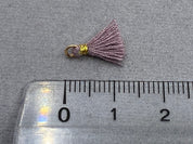 Pendentif mini pompon 1 cm, couleur or, mauve