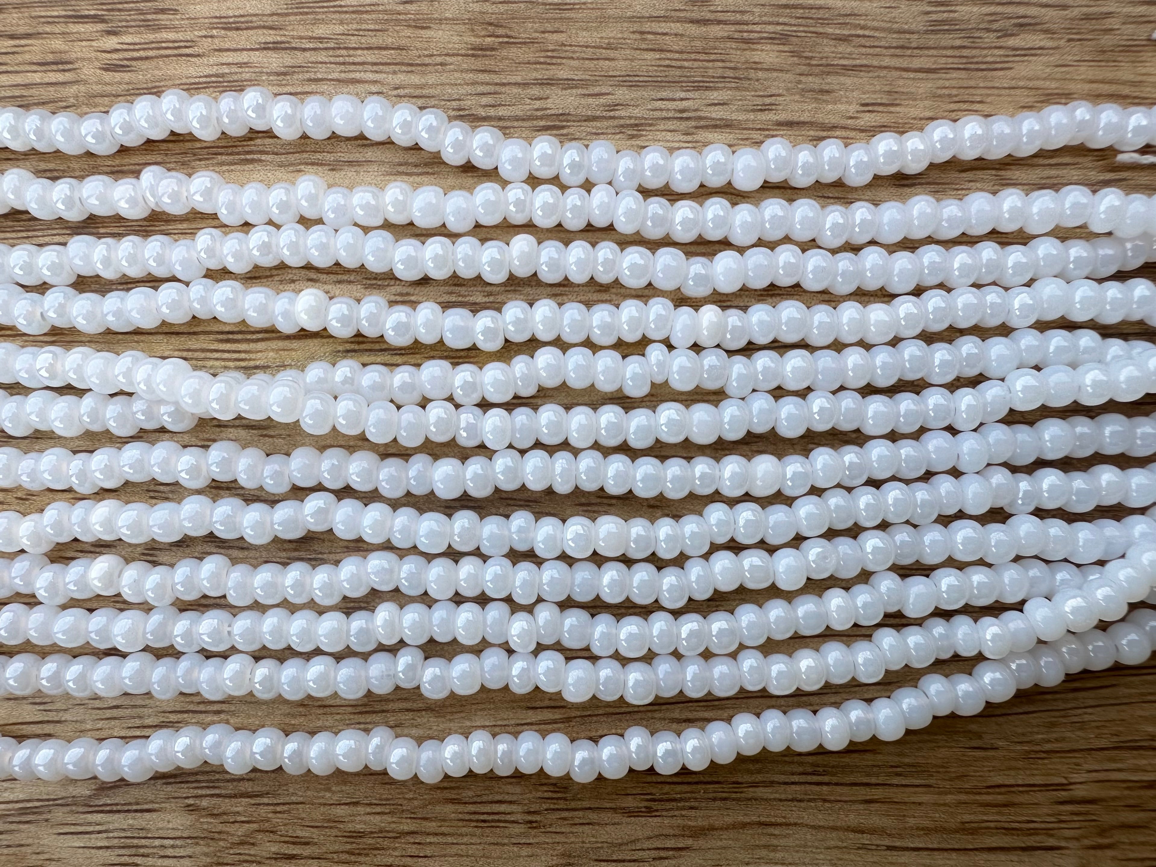 Preciosa Glass Seed Beads - Farbe white pearl