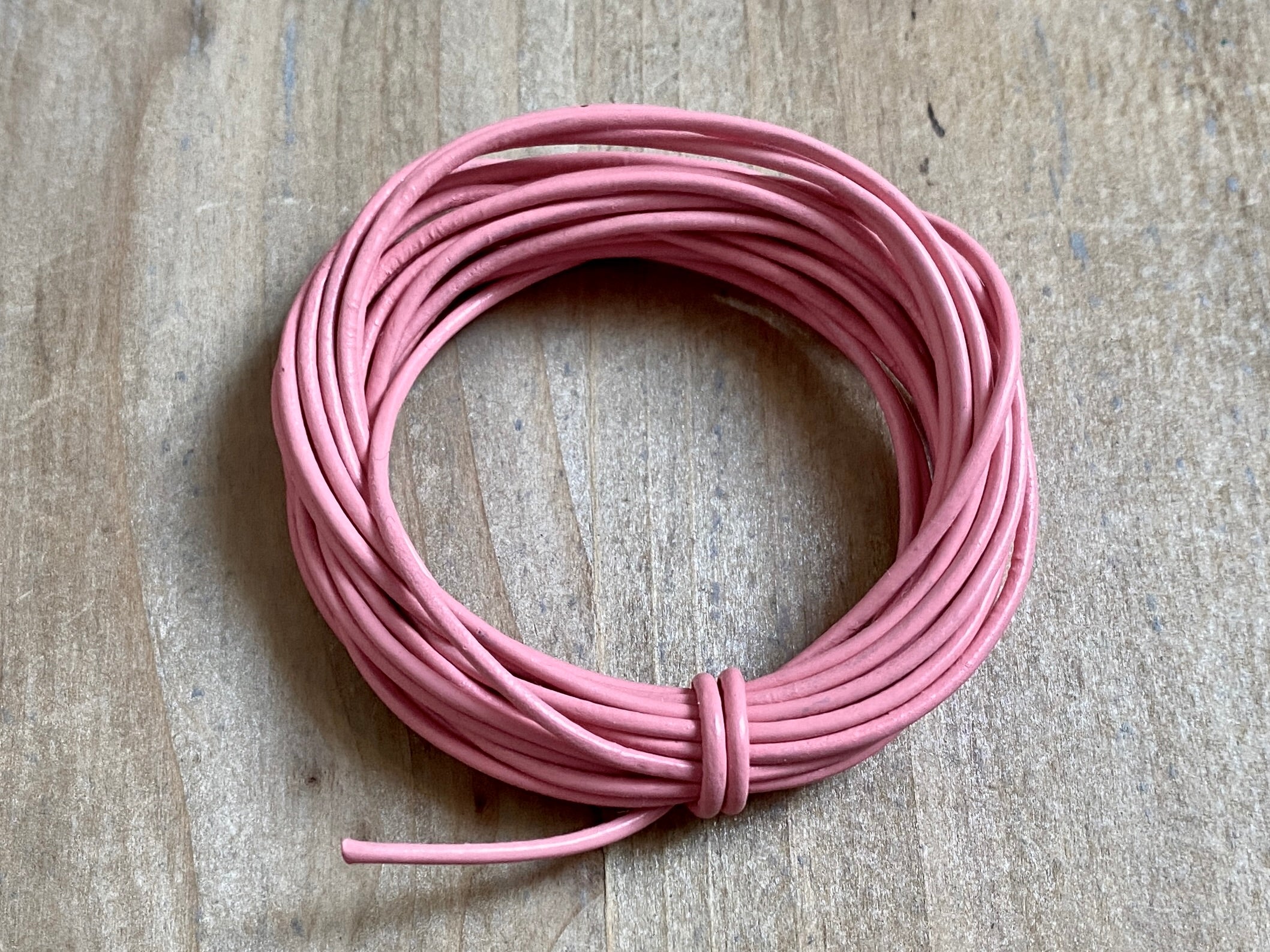 AURORIS Lederband Rund 5m - 1mm Durchmesser Antik-Pink Für Schmuck & Basteln