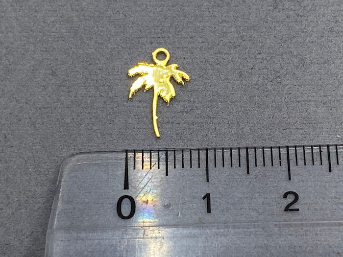 Ciondolo in metallo "palma" 12 mm, colore oro