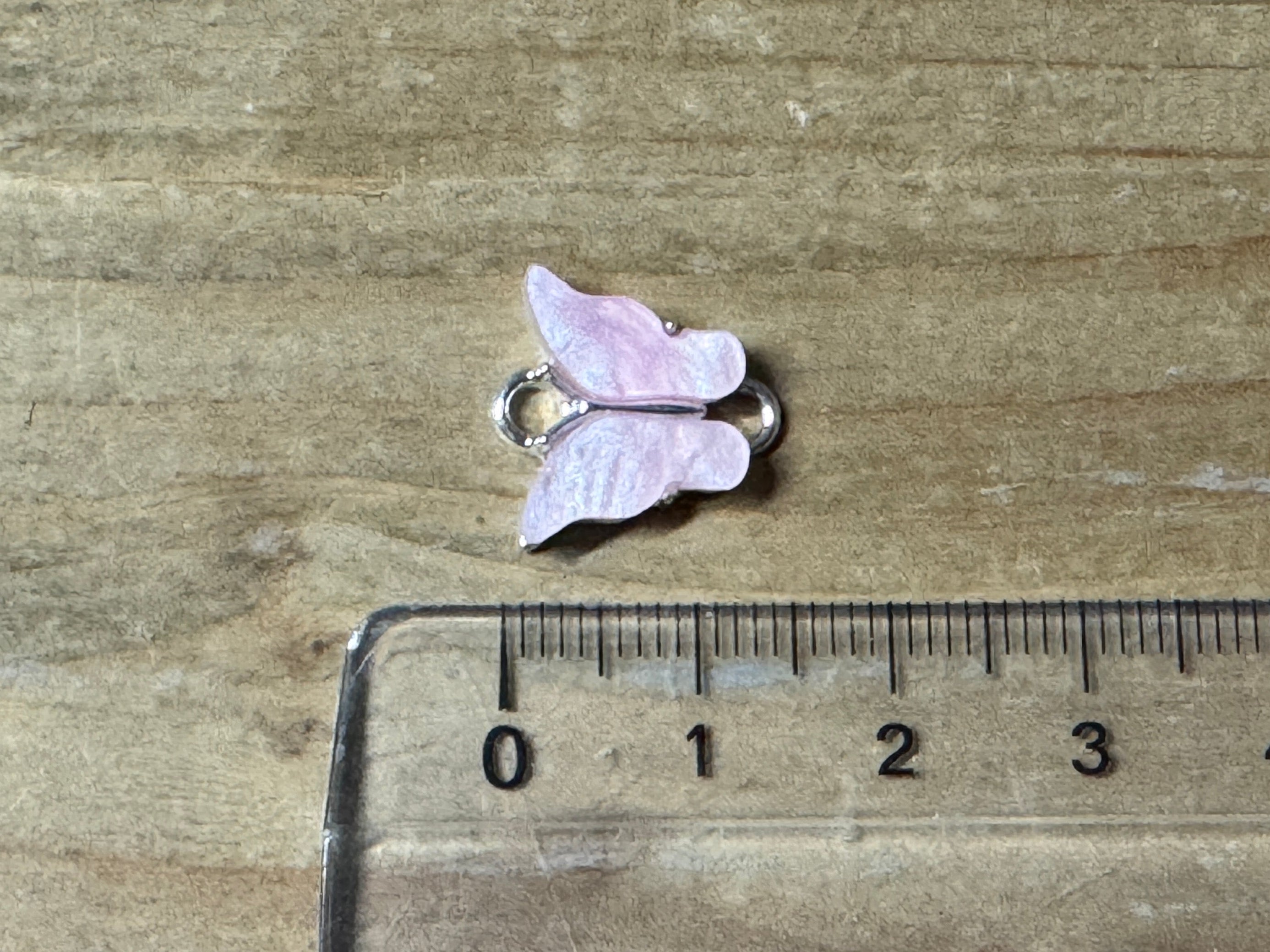Zwischenteil Resin "Schmetterling", Farbe pastel pink, silber