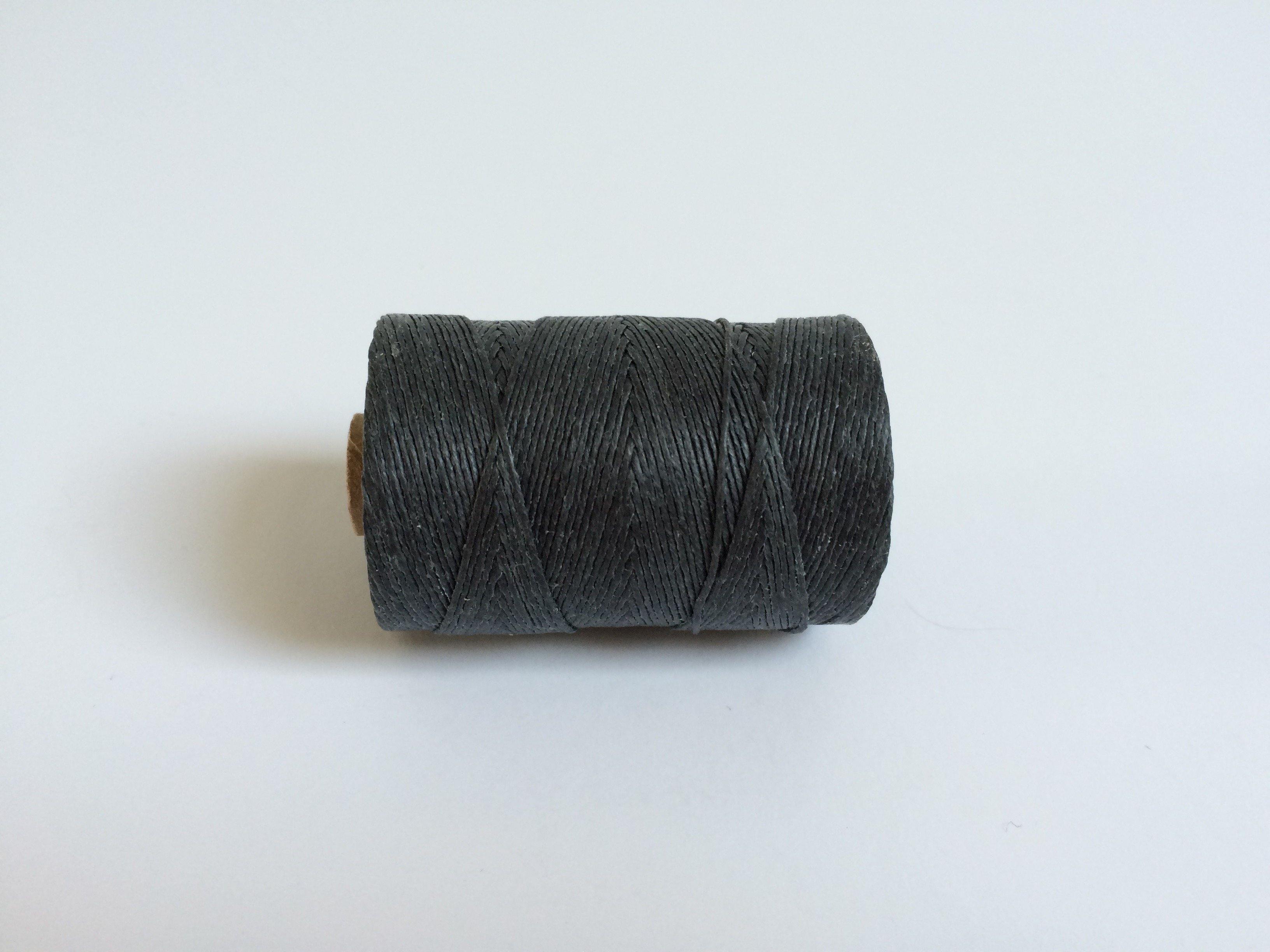  Irish Waxed Linen, Farbe 02 charcoal grey - bead&more