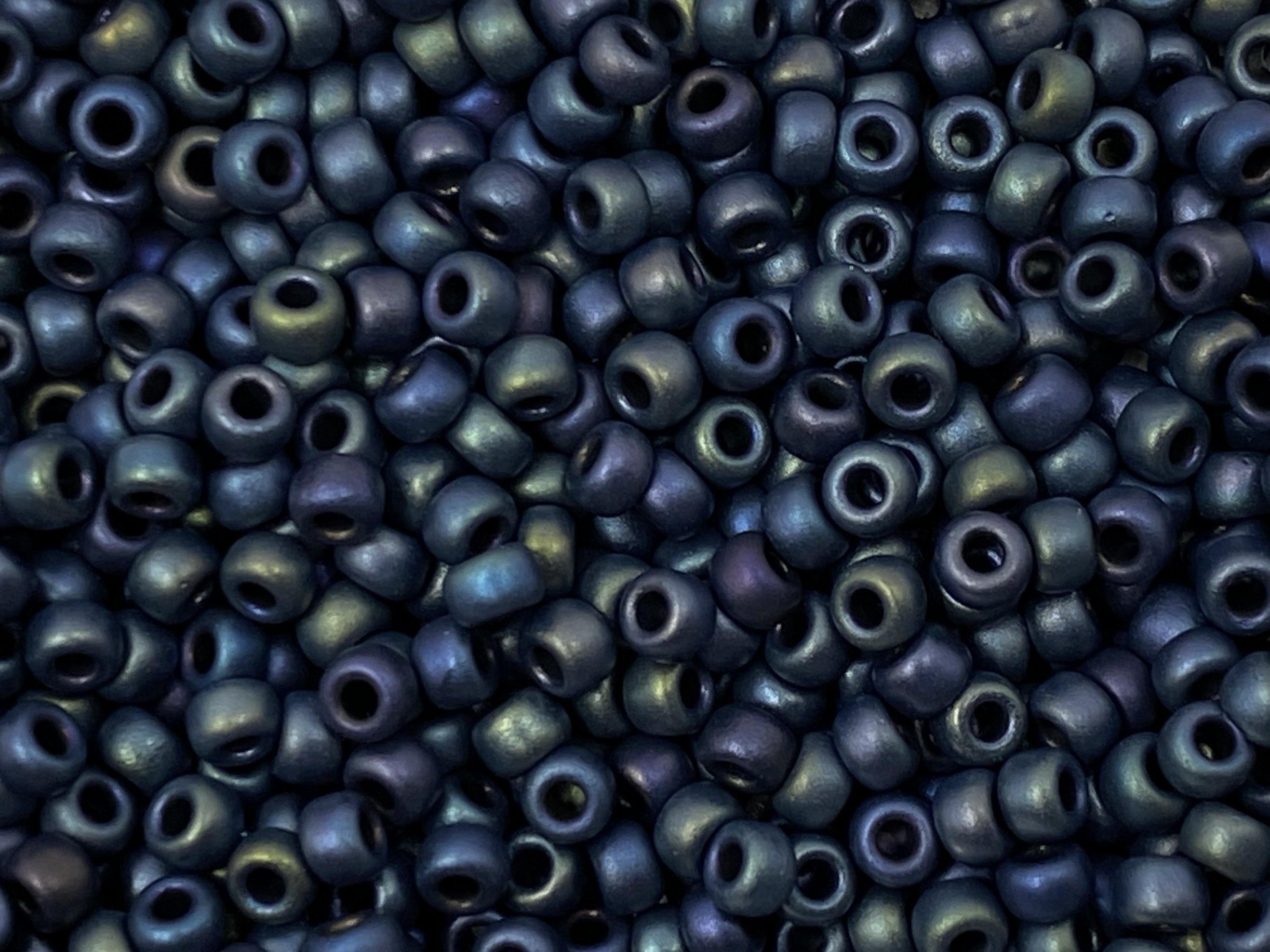 0 Round Seed Bead, Farbe Matte Indigo Iris - bead&more