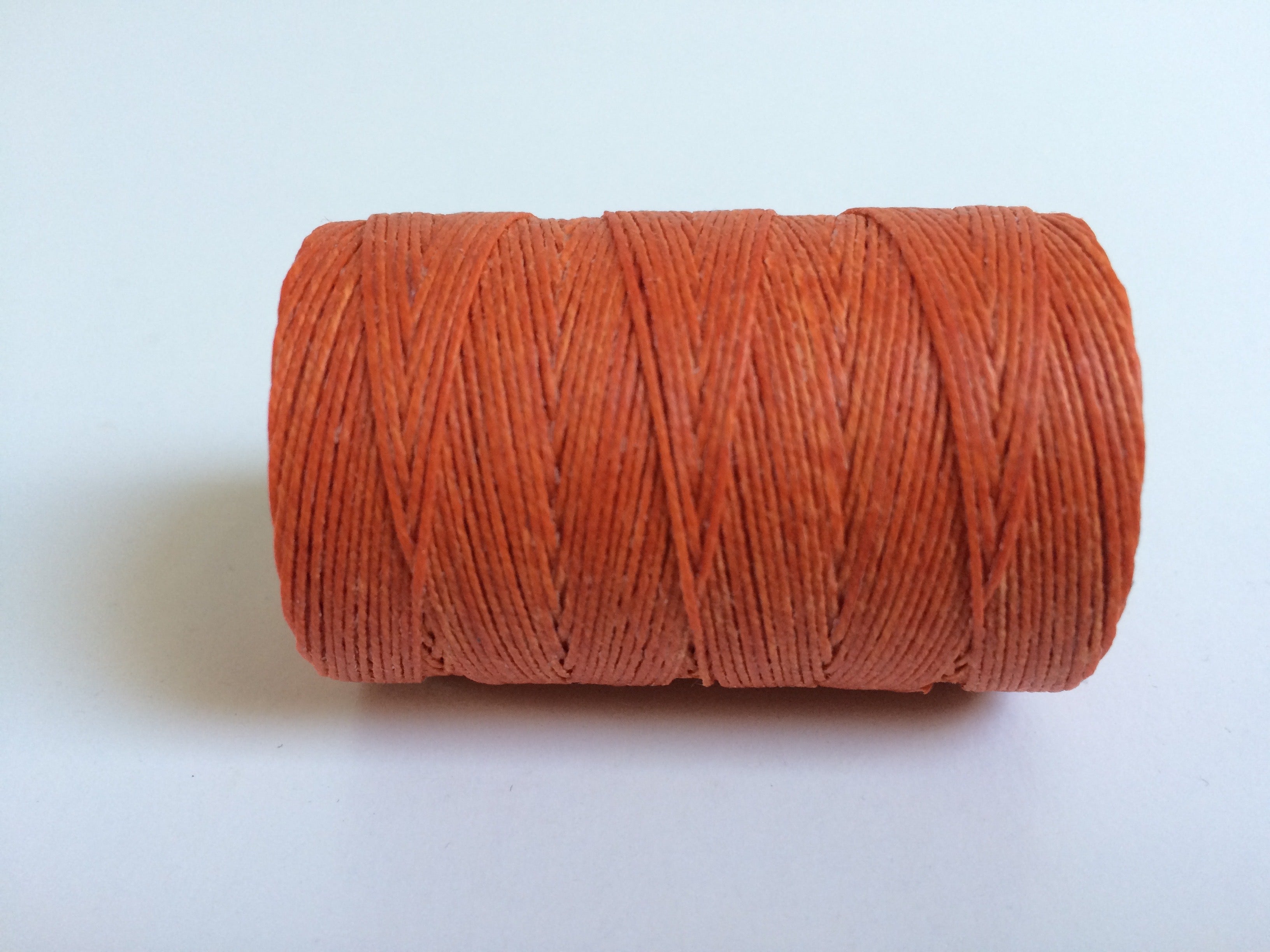 gewachstes Leinengarn / Irish Waxed Linen Farbe 11 orange crush 0.7 mm