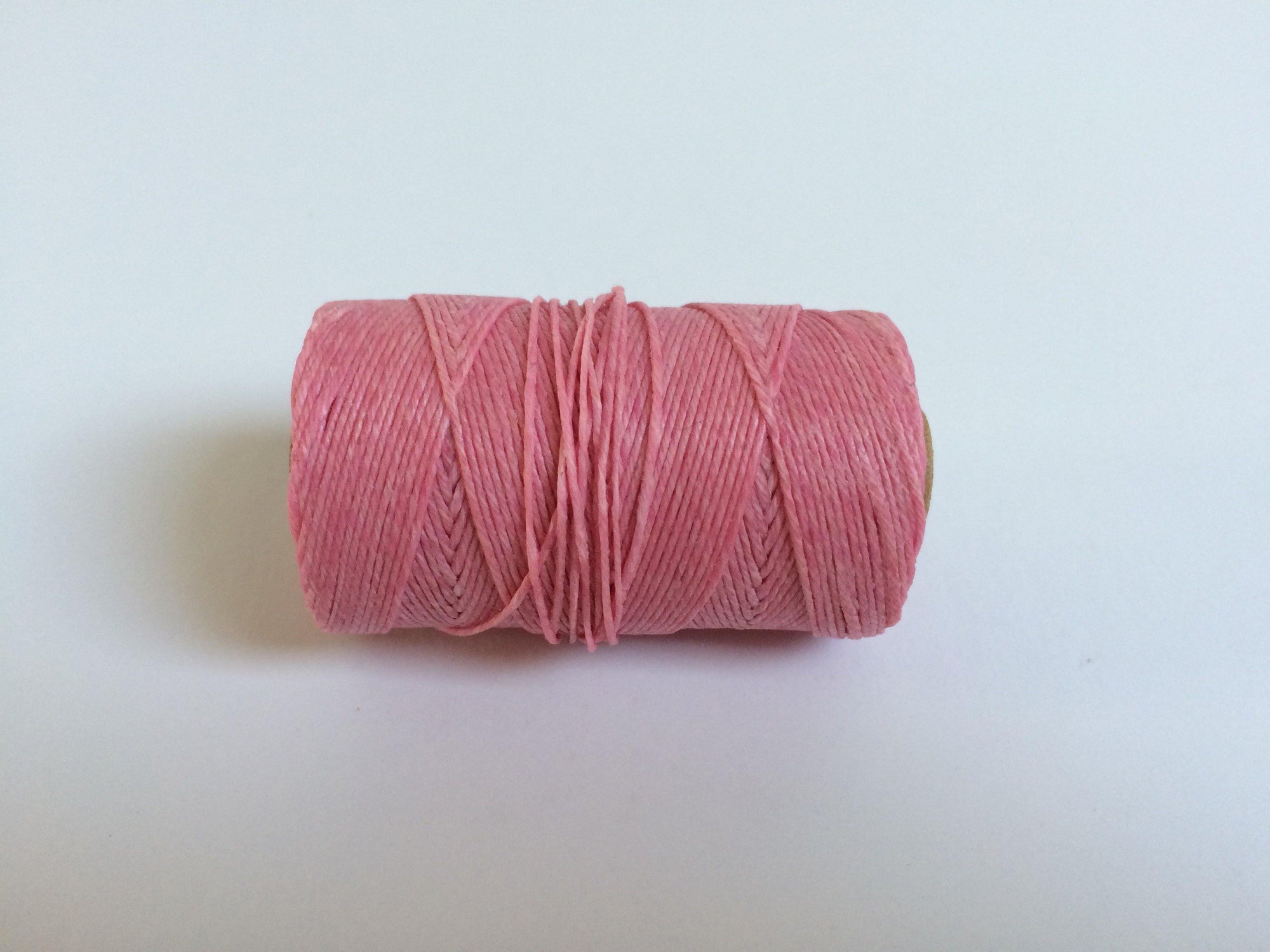 gewachstes Leinengarn / Irish Waxed Linen Farbe 17 light rose 0.7 mm