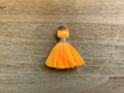 Pendentif pompon 1,5 cm, couleur argent, orange