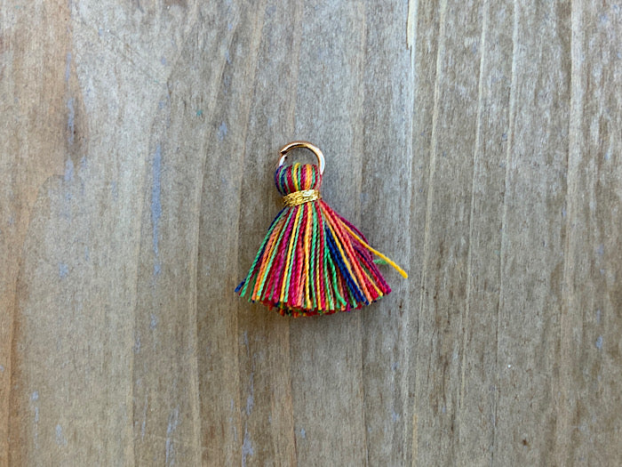 Pendentif pompon 1.5 cm, couleur or, multicolore