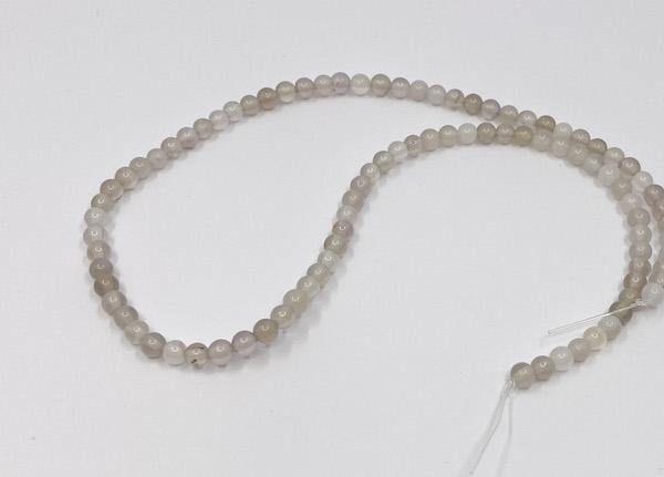 Naturstein Perlen Chalcedon (Quarz) und Achat 4 mm - Farbe milky greige - bead&more