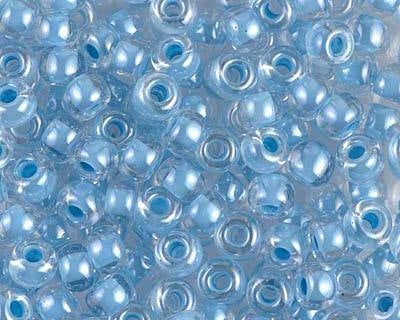 0 Round Seed Bead, Farbe Sky Blue Lined Crystal - bead&more