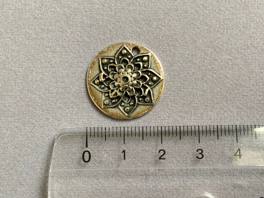 Pendentif en métal "fleur ronde", couleur argent