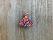 Pendentif pompon 1.5 cm, couleur or, multicolore