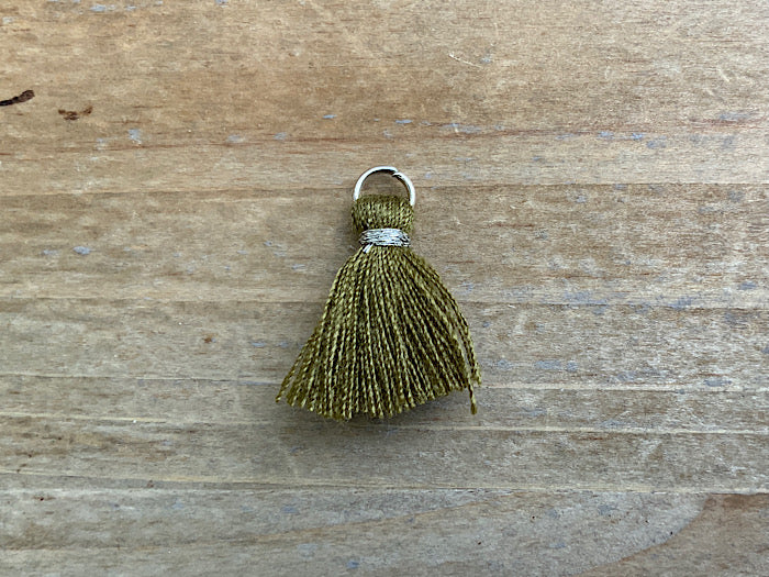 Nappa pendente 1,5 cm, colore argento, oliva