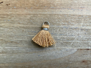 Nappa pendente 1,5 cm, colore argento, cammello