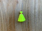Pendentif pompon 1,5 cm, couleur or, jaune fluo