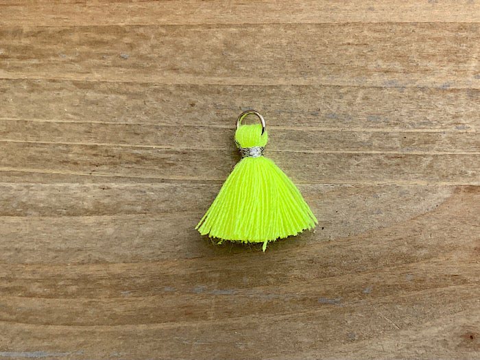 Nappa pendente 1,5 cm, colore argento, giallo neon