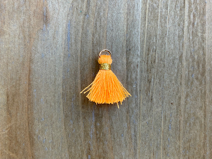 Pendentif pompon 1,5 cm, couleur or, orange