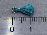 Anhänger Mini-Quaste 1 cm, Farbe silber, teal