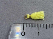 Anhänger Mini-Quaste 1 cm, Farbe gold, zitronengelb - bead&more
