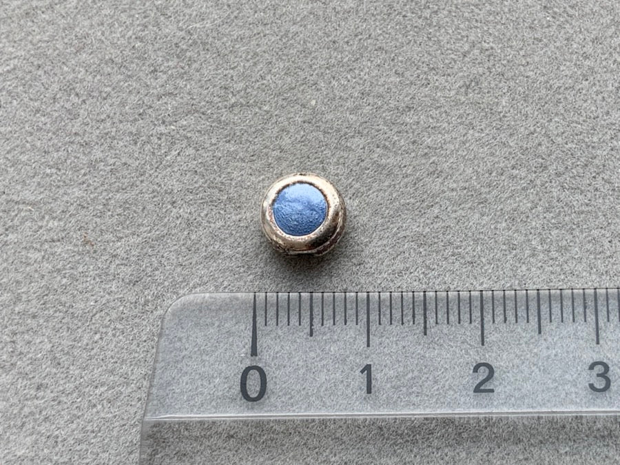 Perle en métal "ronde", couleur bleu - argent antique