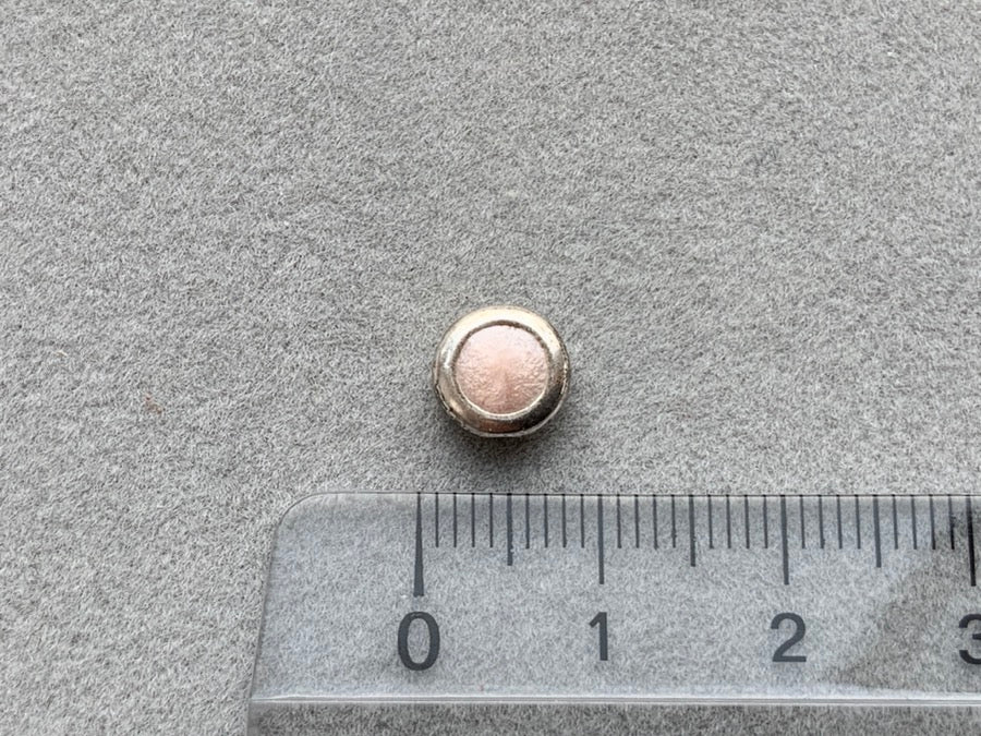 Perle en métal "ronde", couleur rose clair - argent antique