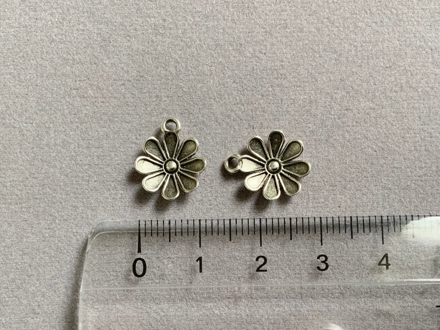 Pendentif en métal «fleur», couleur argent
