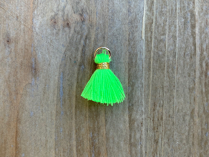 Pendentif pompon 1,5 cm, couleur or, vert fluo