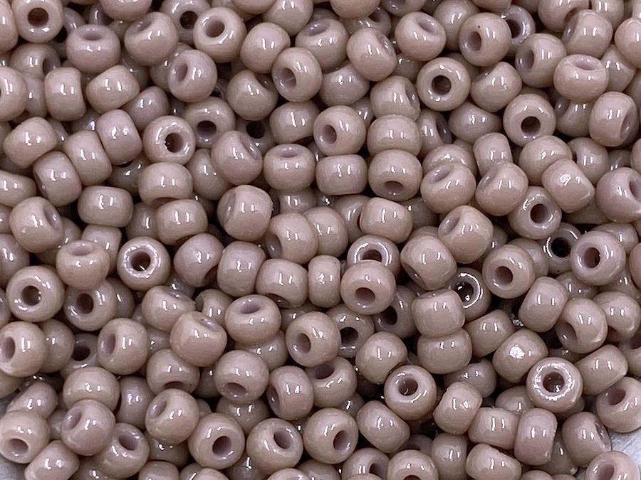 Miyuki 8/0 Round Seed Bead, Farbe Duracoat Opaque Dyed Gray - bead&more