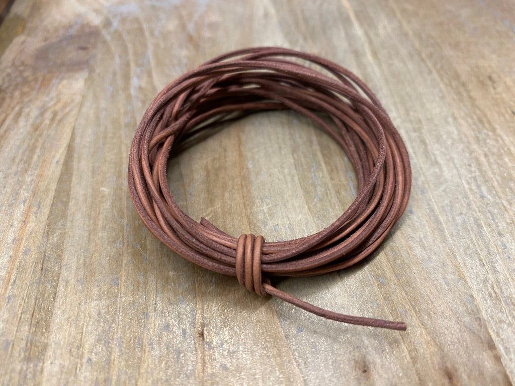 Cordon en cuir rond 1 mm, couleur 101 marron selle mat naturel