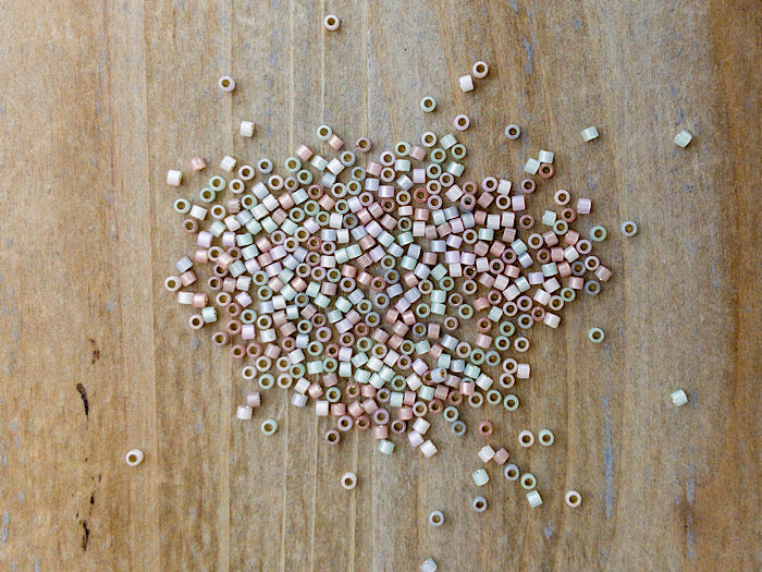 Perles de verre Delica 11/0 - MIX Coquillages Opale