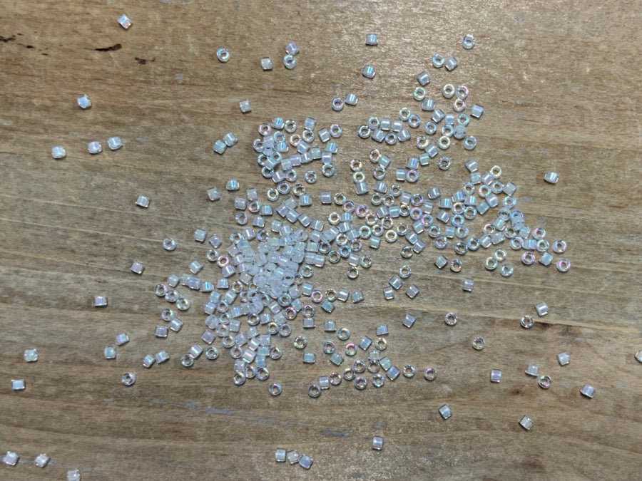 Perles de verre Delica 11/0 - Blanc cassé AB