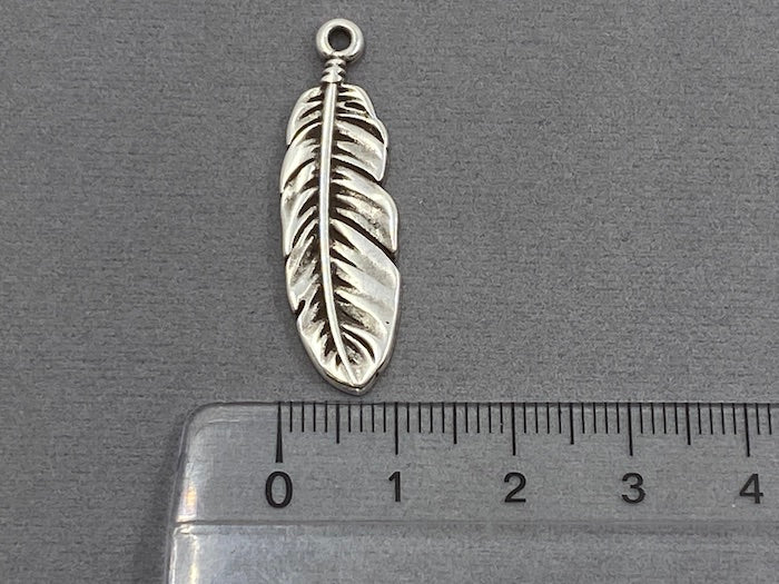 Ciondolo in metallo "Piuma", colore argento