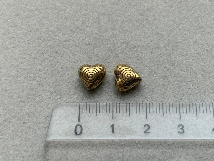 Perlina di metallo "Ornamento del cuore", ottone