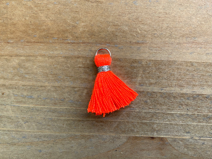 Nappa pendente 1,5 cm, colore argento, arancione neon