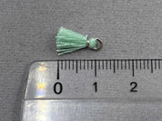 Anhänger Mini-Quaste 1 cm, Farbe silber, seafoam - bead&more