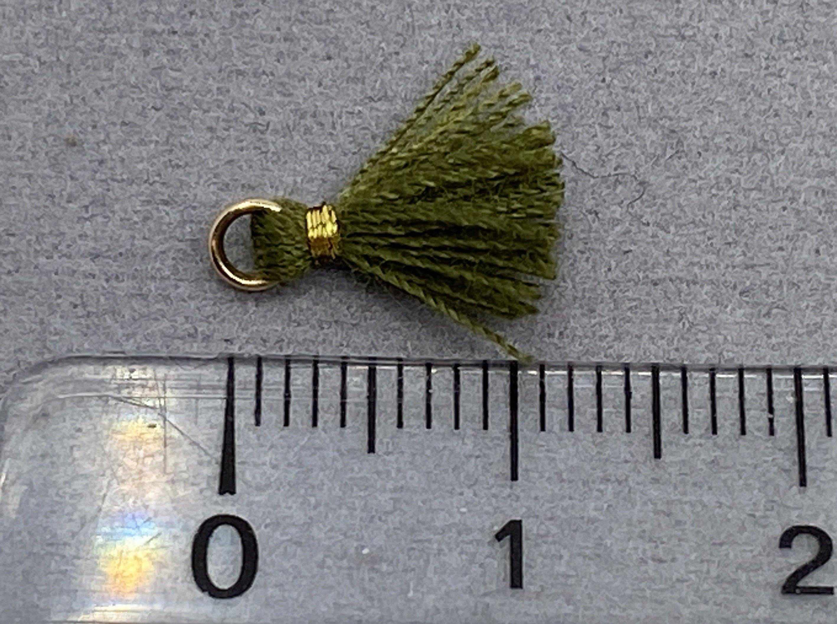 Anhänger Mini-Quaste 1 cm, Farbe gold, olive - bead&more