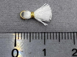 Anhänger Mini-Quaste 1 cm, Farbe gold, weiss