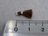 Anhänger Mini-Quaste 1 cm, Farbe silber, schokolade braun