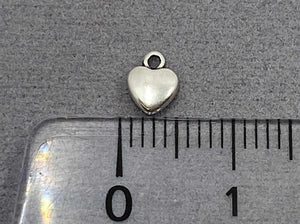 Anhänger Metall Herzchen 6 mm, Farbe altsilber - bead&more