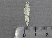 Anhänger Metall Feder 23 mm, Farbe silber - bead&more