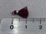 Anhänger Mini-Quaste 1 cm, Farbe silber, aubergine